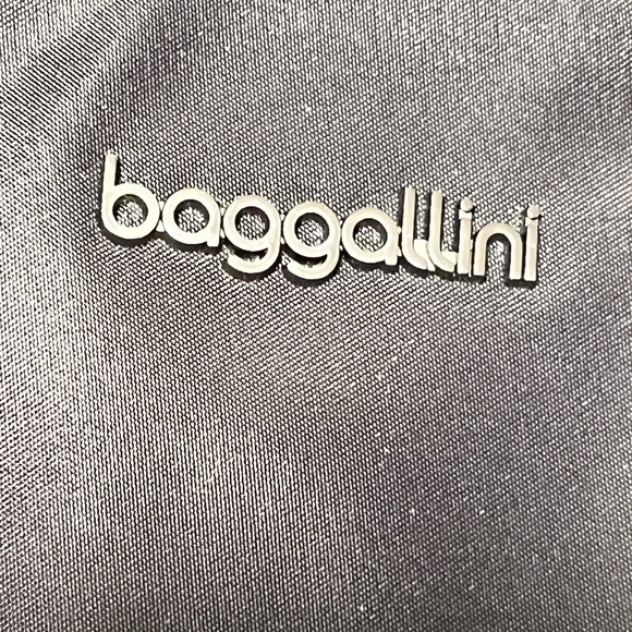 Baggallini NWOT Black Sling Bag - Picture 3 of 4